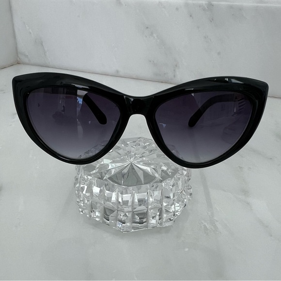 Kate Spade Classic Black Cat-Eye Sunglasses